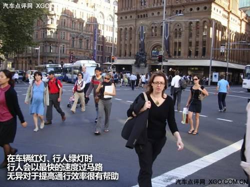 紅燈停 綠燈行 該如何通過交通信號燈